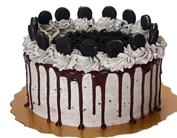 Vanilla Oreo Drip Cake